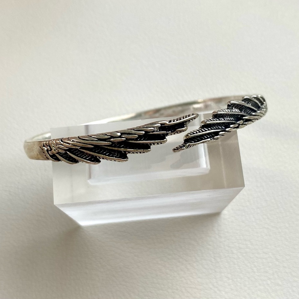 Elegant Silver Feather Bangle Bracelet